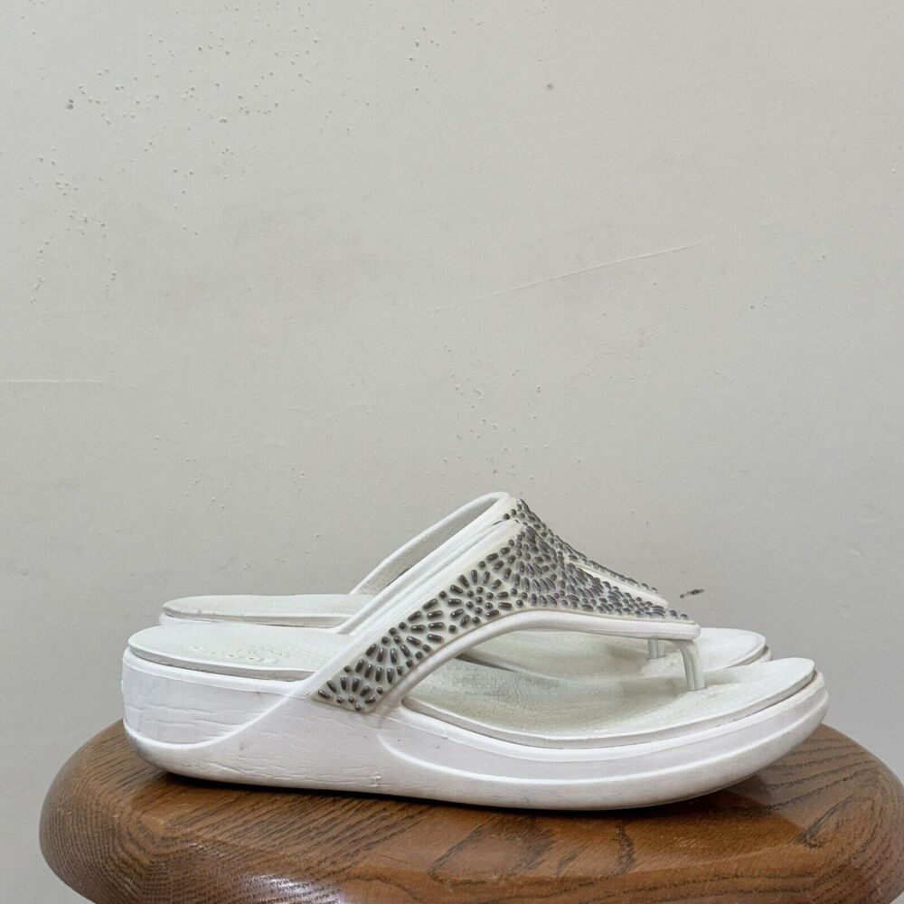 Crocs Dual Comfort Monterey White Beaded Flip-Flop Sandals Women's Size 7